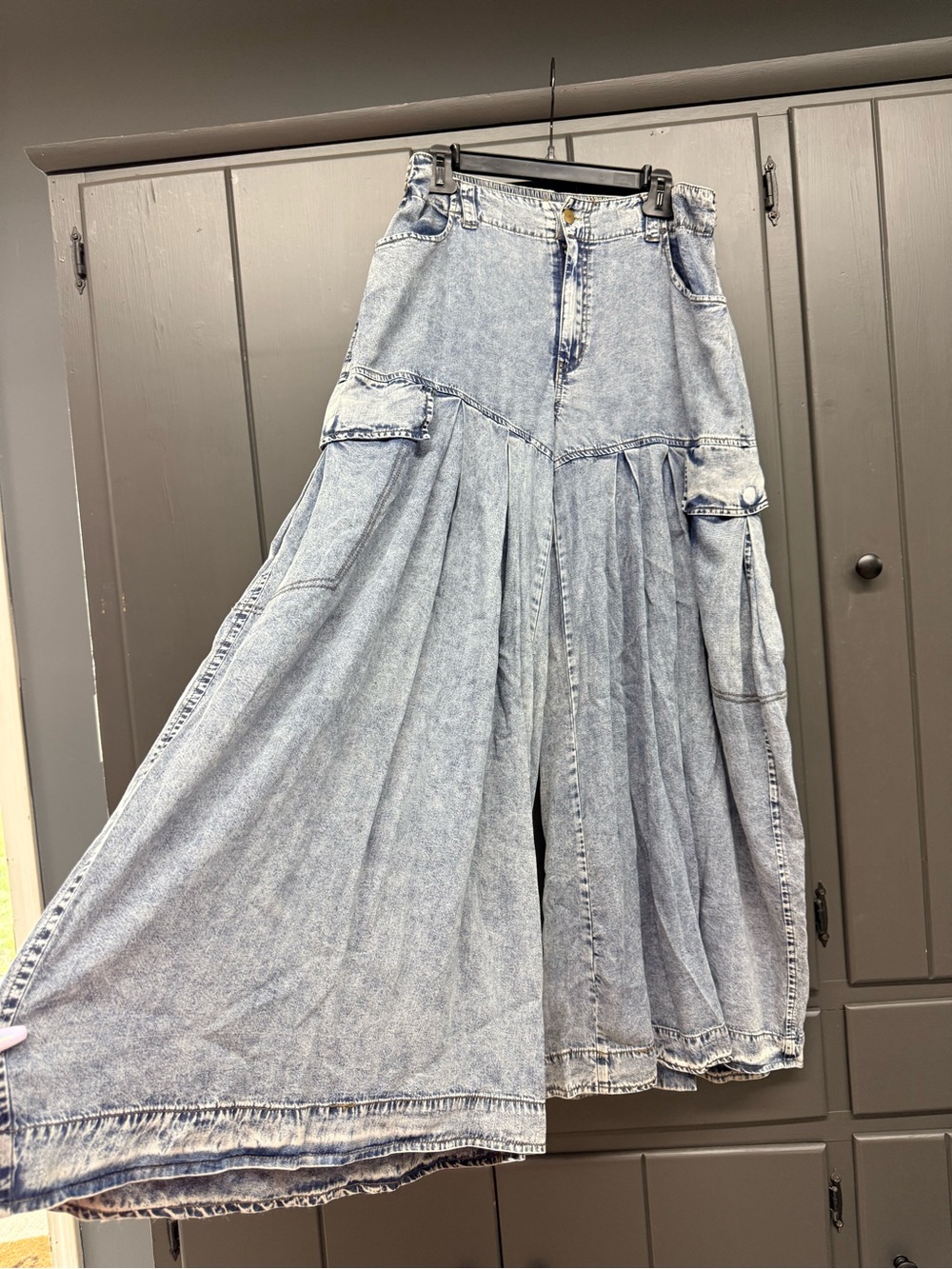 Oli & Hali Light Blue Washed Denim Wide-Leg Maxi Jeans - Picture 2 of 6